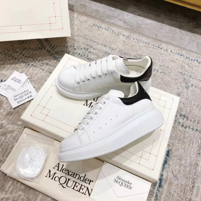 A - SNEAKERS