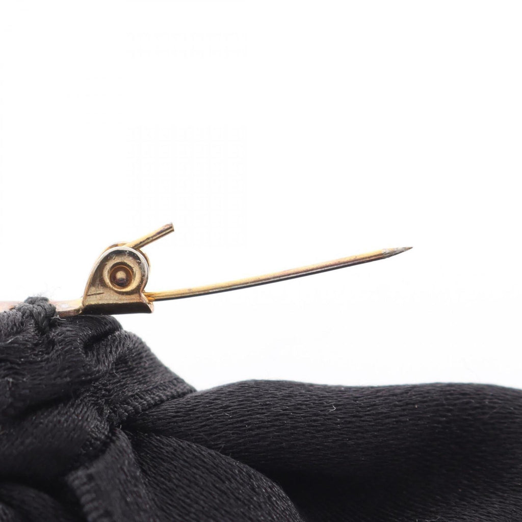 Ribbon Medallion Brooch Metal Black and Gold Tone