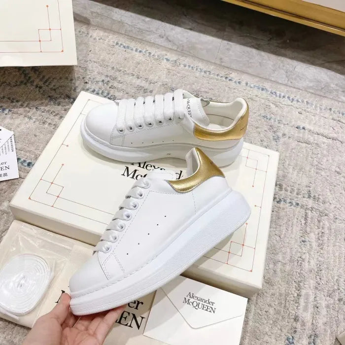 A - SNEAKERS
