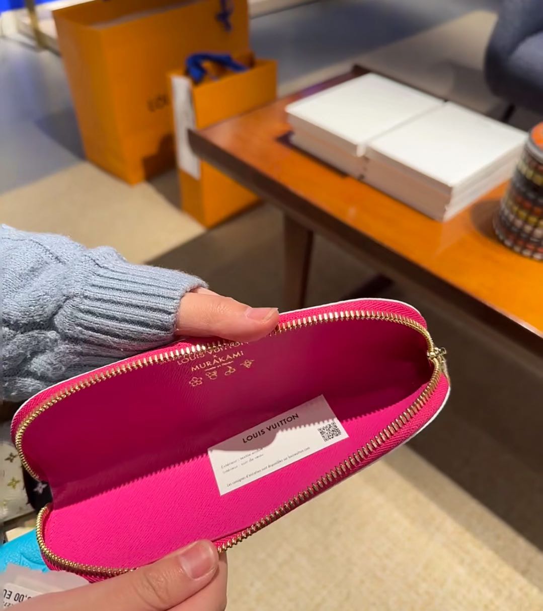 L--Inspired Card Holder Wallet: Chic & Functional!